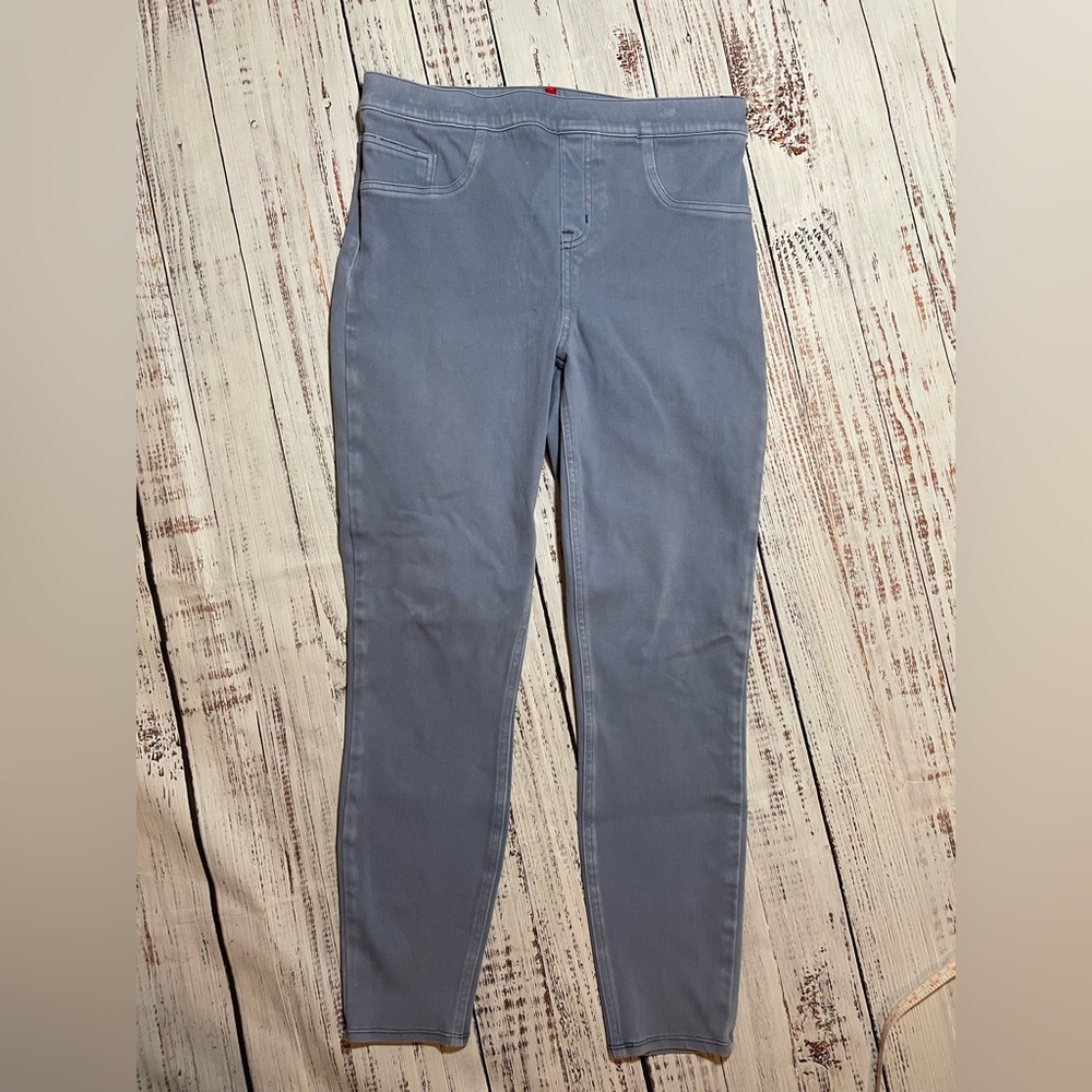 SPANX pull on light blue jeggings. Size L.